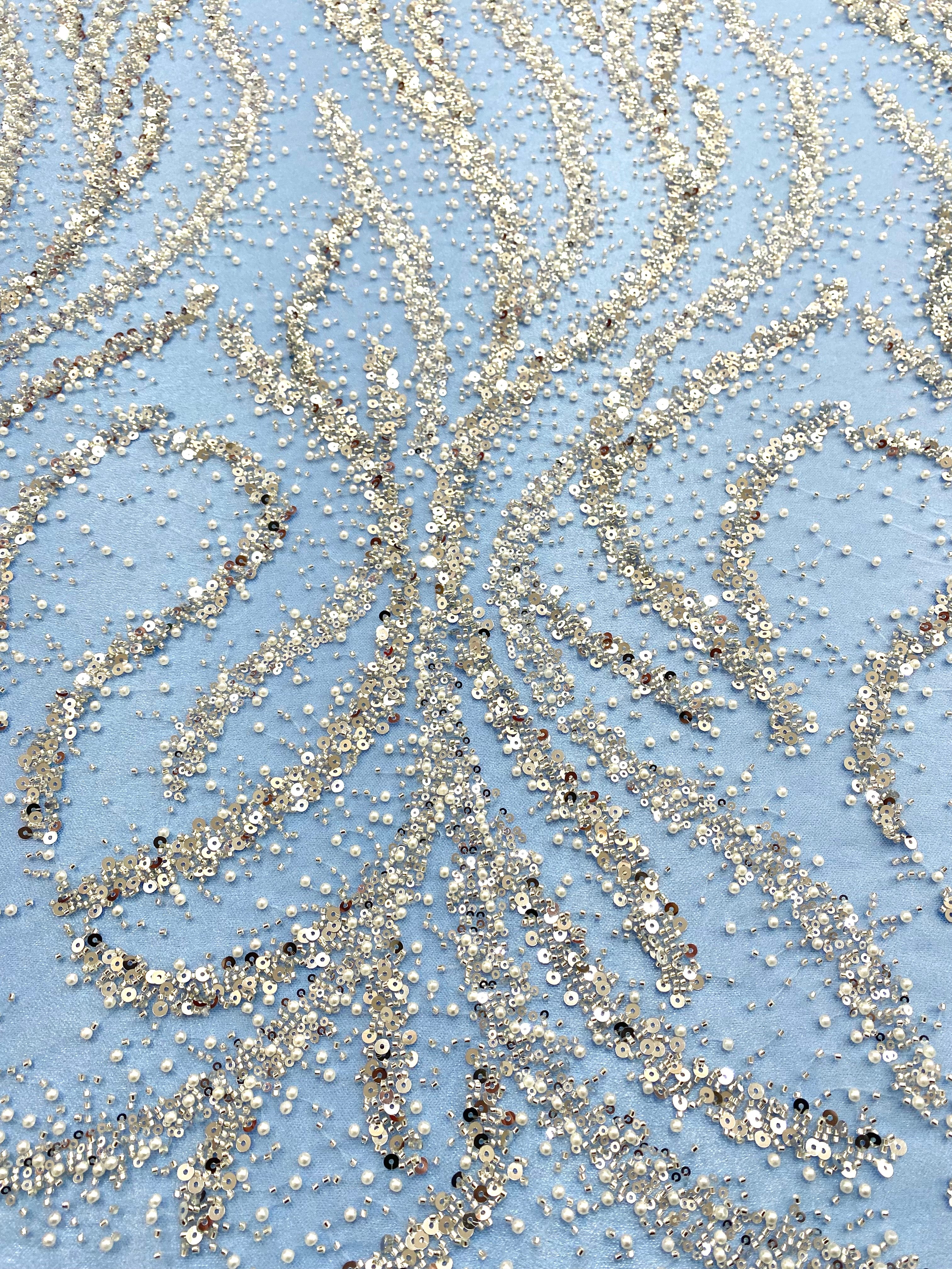 Dantela Couture Argintie pe Tulle Bleu cu Perle, Margele si Paiete
