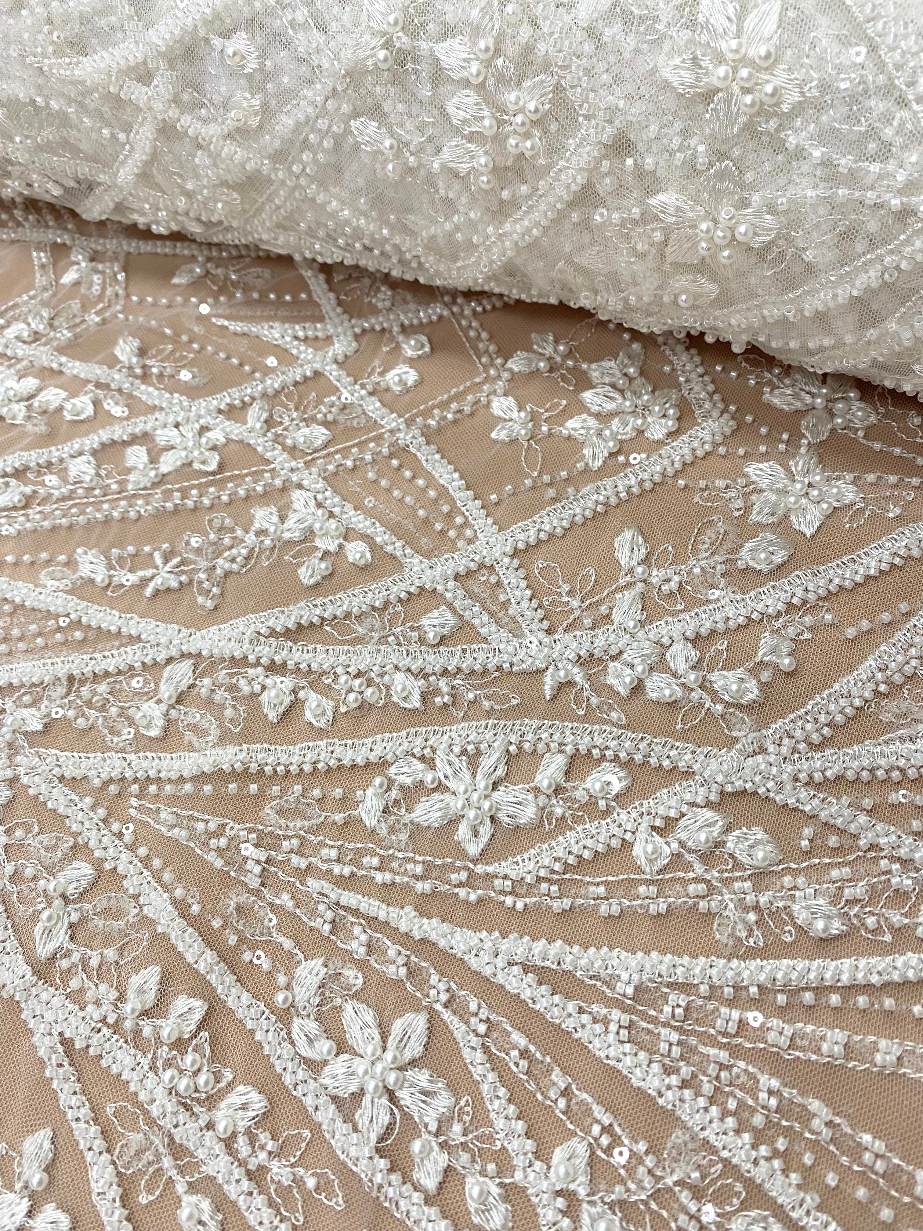 Dantela Couture Ivory cu Model Geometric, cu Perle, Margele si Paiete