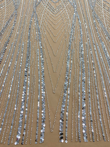 Csipke Couture ezüst tüll nude panellel, gyöngyökkel és flitterekkel