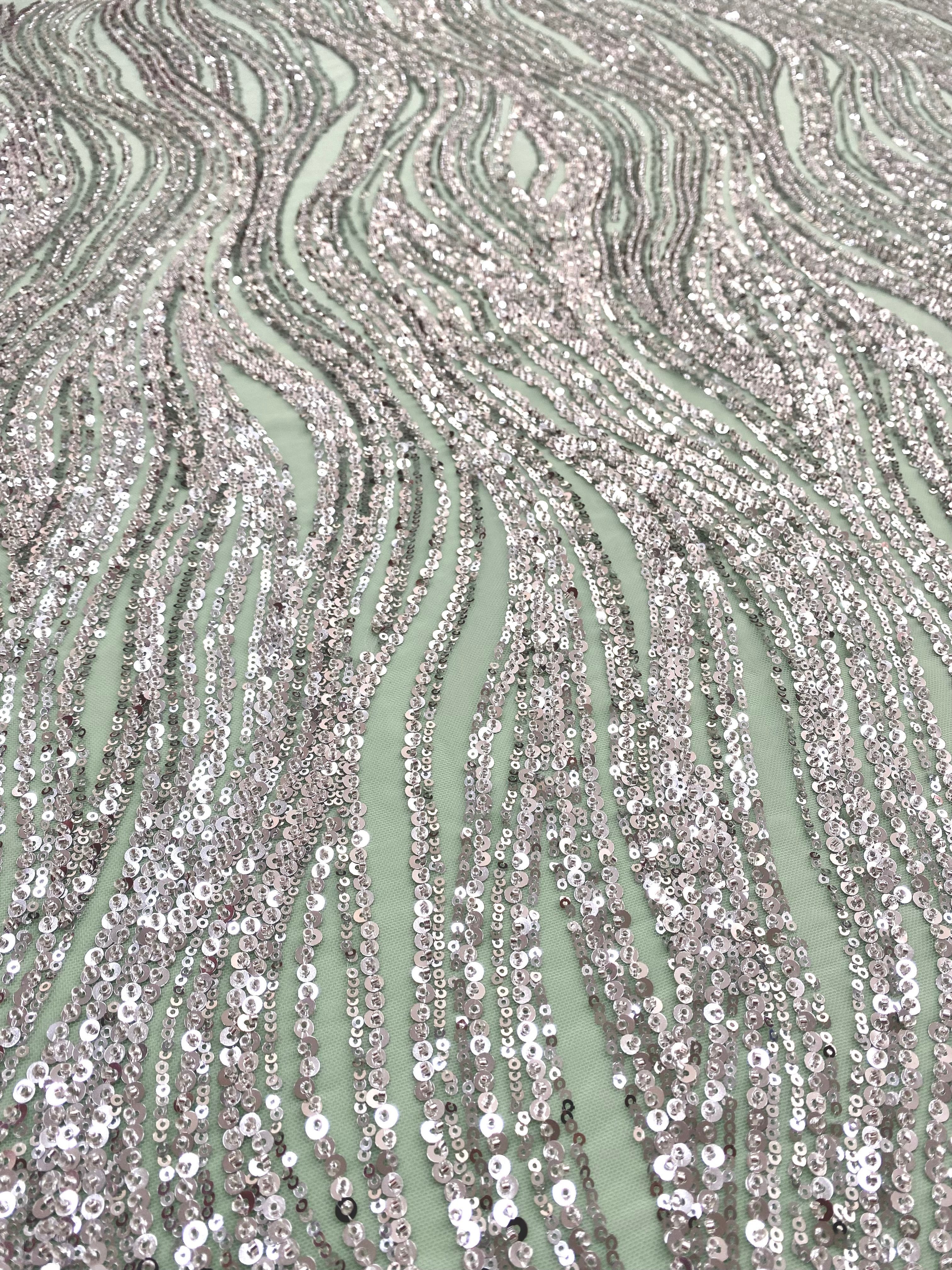 Dantela Couture Argintie pe Tulle Verde Menta cu Model Liniar, cu Margele si Paiete