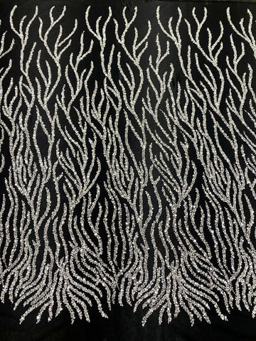 Dantela Couture Argintie pe Tulle Negru cu Siraguri, cu Margele si Paiete