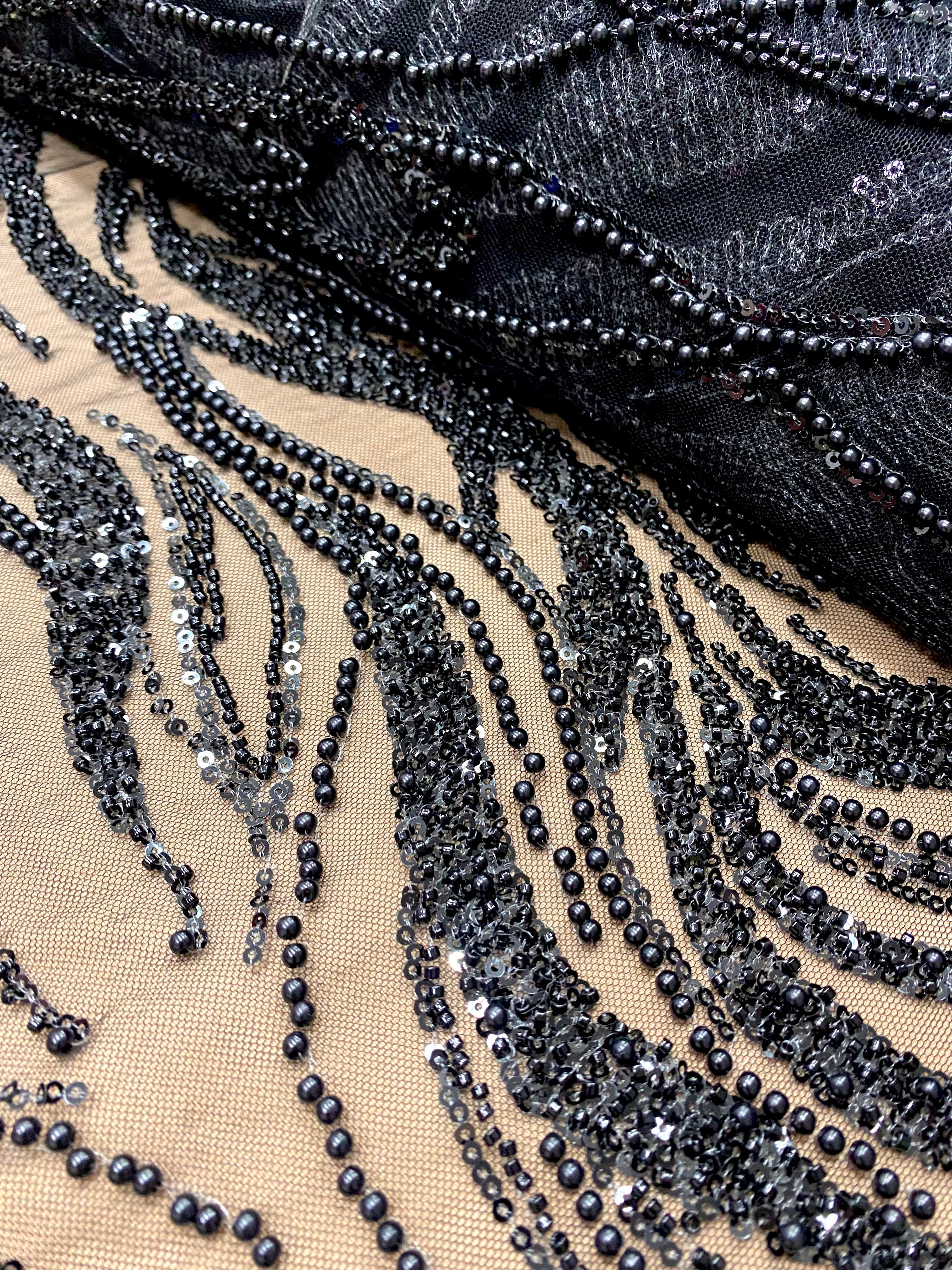 Dantela Couture Neagra cu Model Geometric, cu Perle, Margele si Paiete