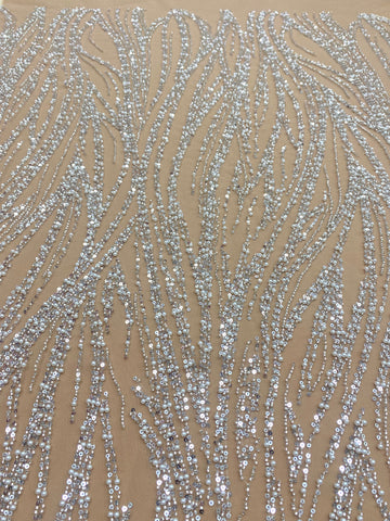 Dantela Couture Argintie pe Tulle Nude cu Model Geometric, cu Perle, Margele si Paiete
