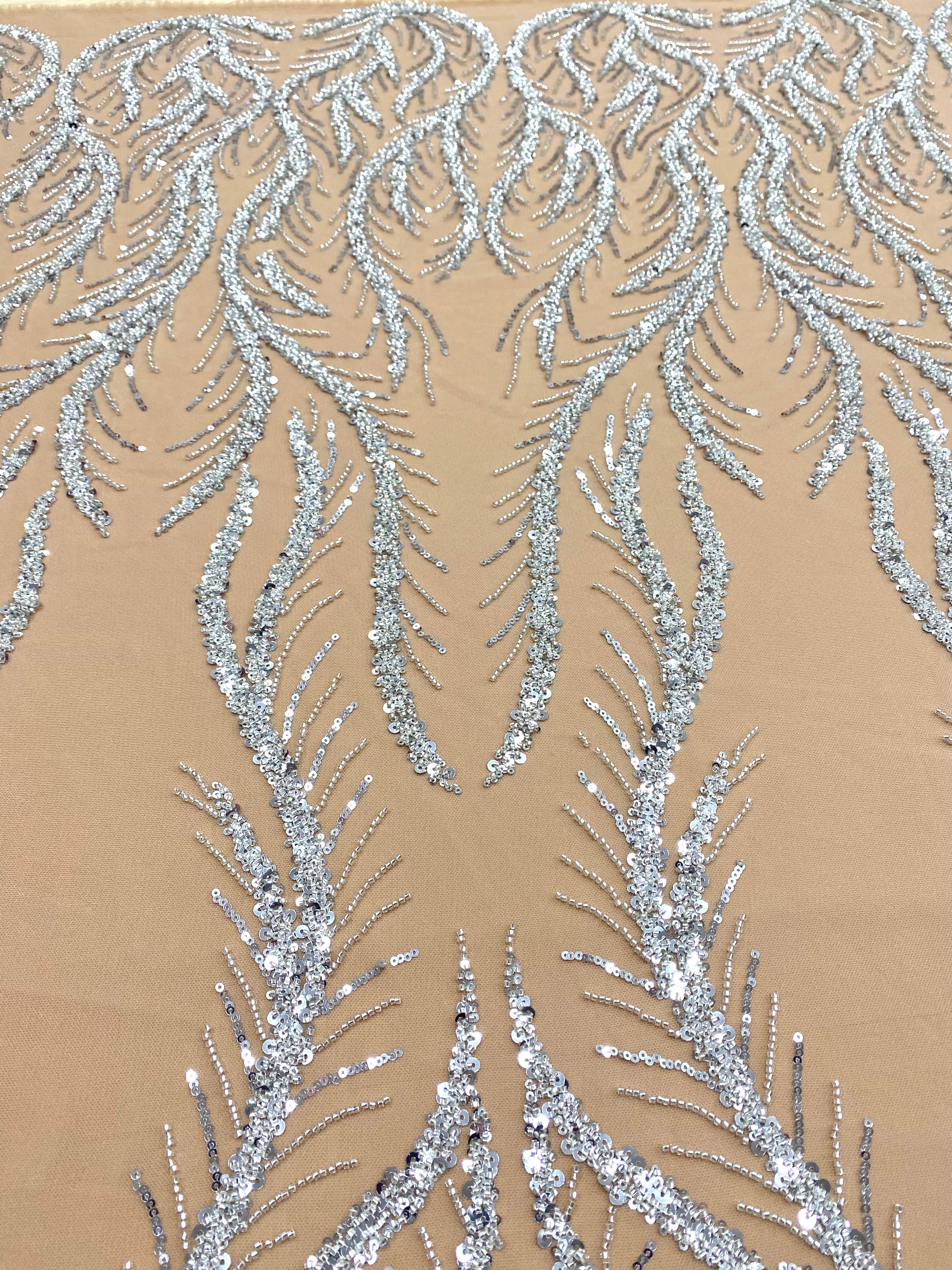 Csipke Couture ezüst tüll nude panellel, gyöngyökkel és flitterekkel