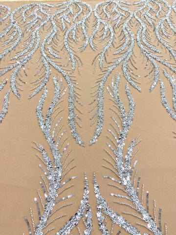 Csipke Couture ezüst tüll nude panellel, gyöngyökkel és flitterekkel