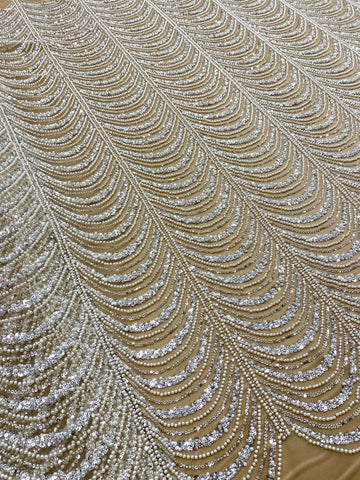 Ezüst Couture Csipke Nude Tüllön Geometriai Mintával, Gyöngyökkel, Gyöngyökkel és Flitterekkel