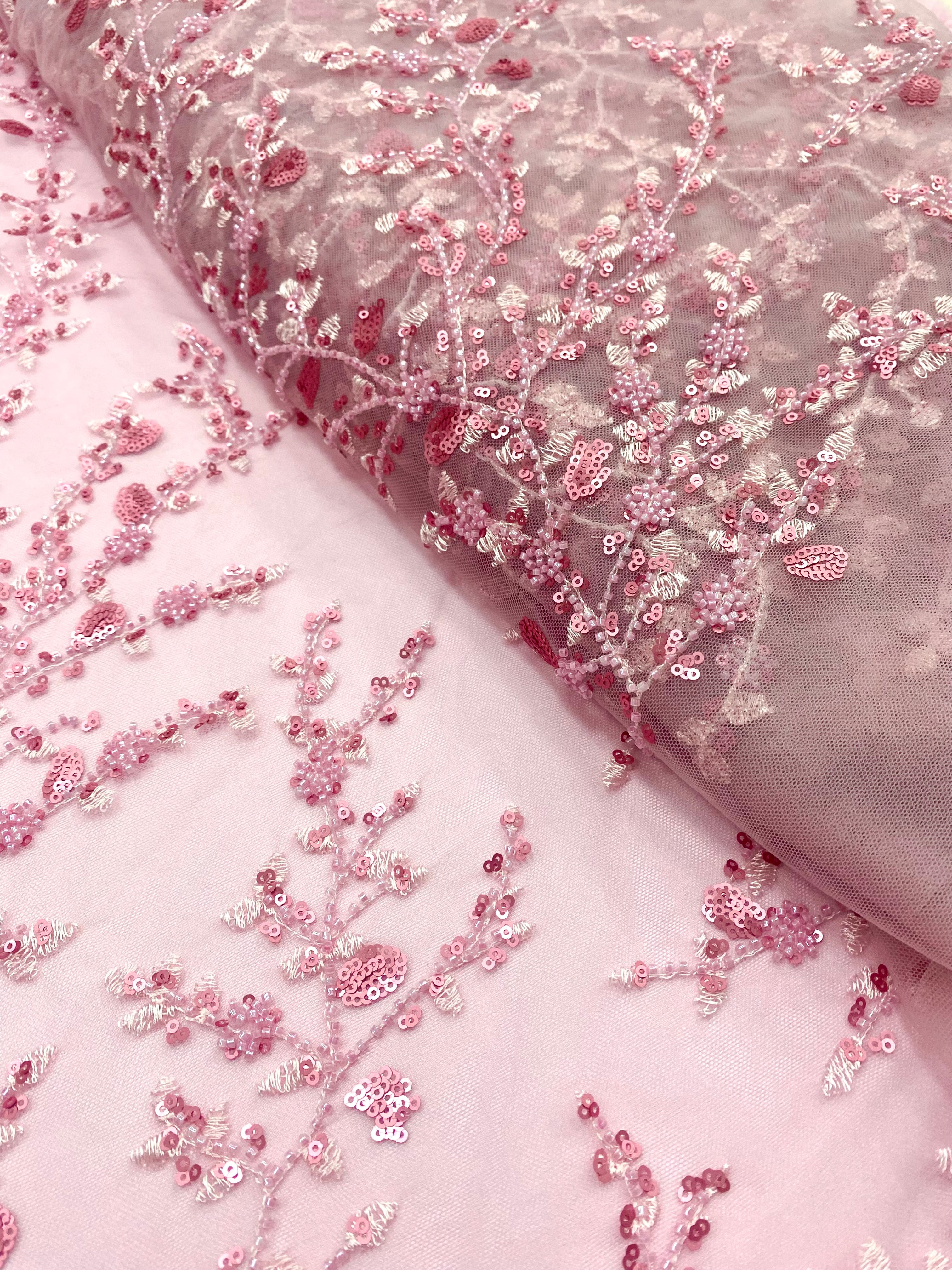 Dantela Couture Roz cu Model Floral, cu Margele si Paiete