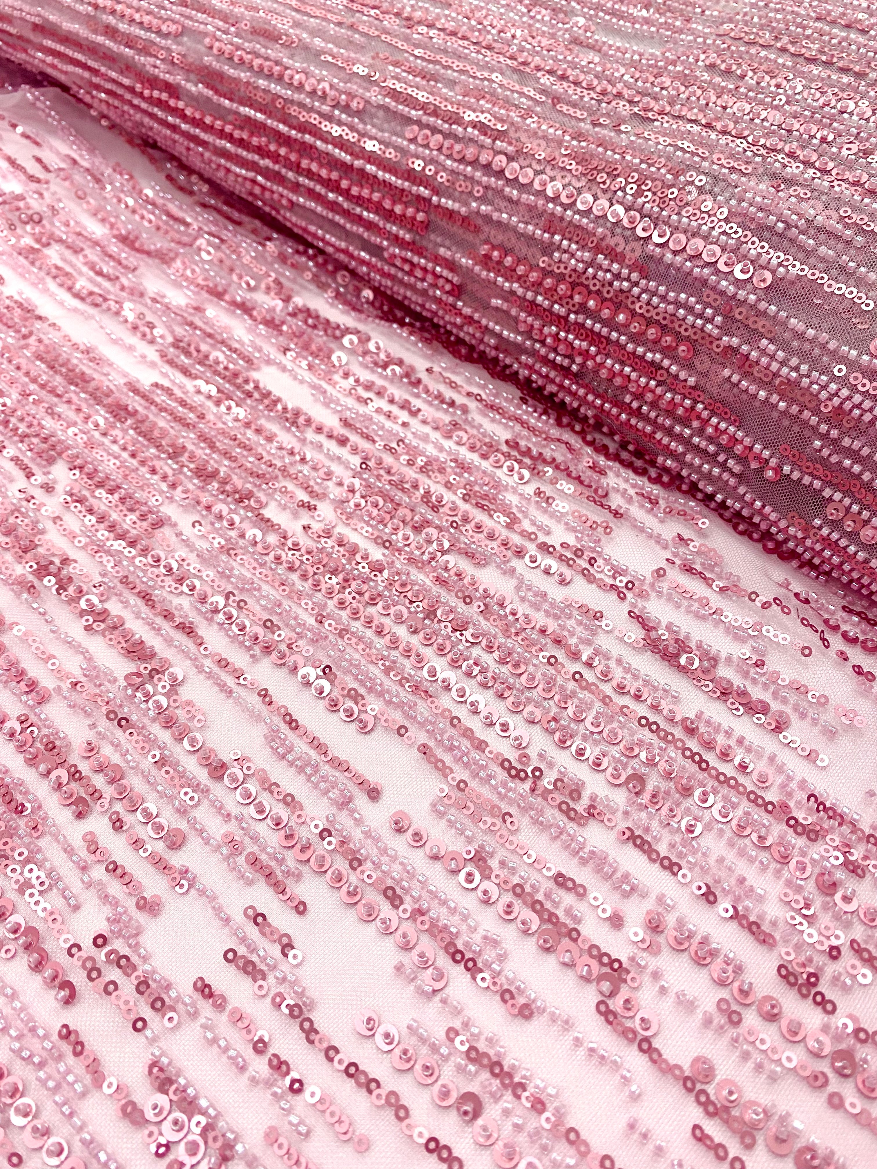Dantela Couture Roz cu Model Liniar, cu Margele si Paiete
