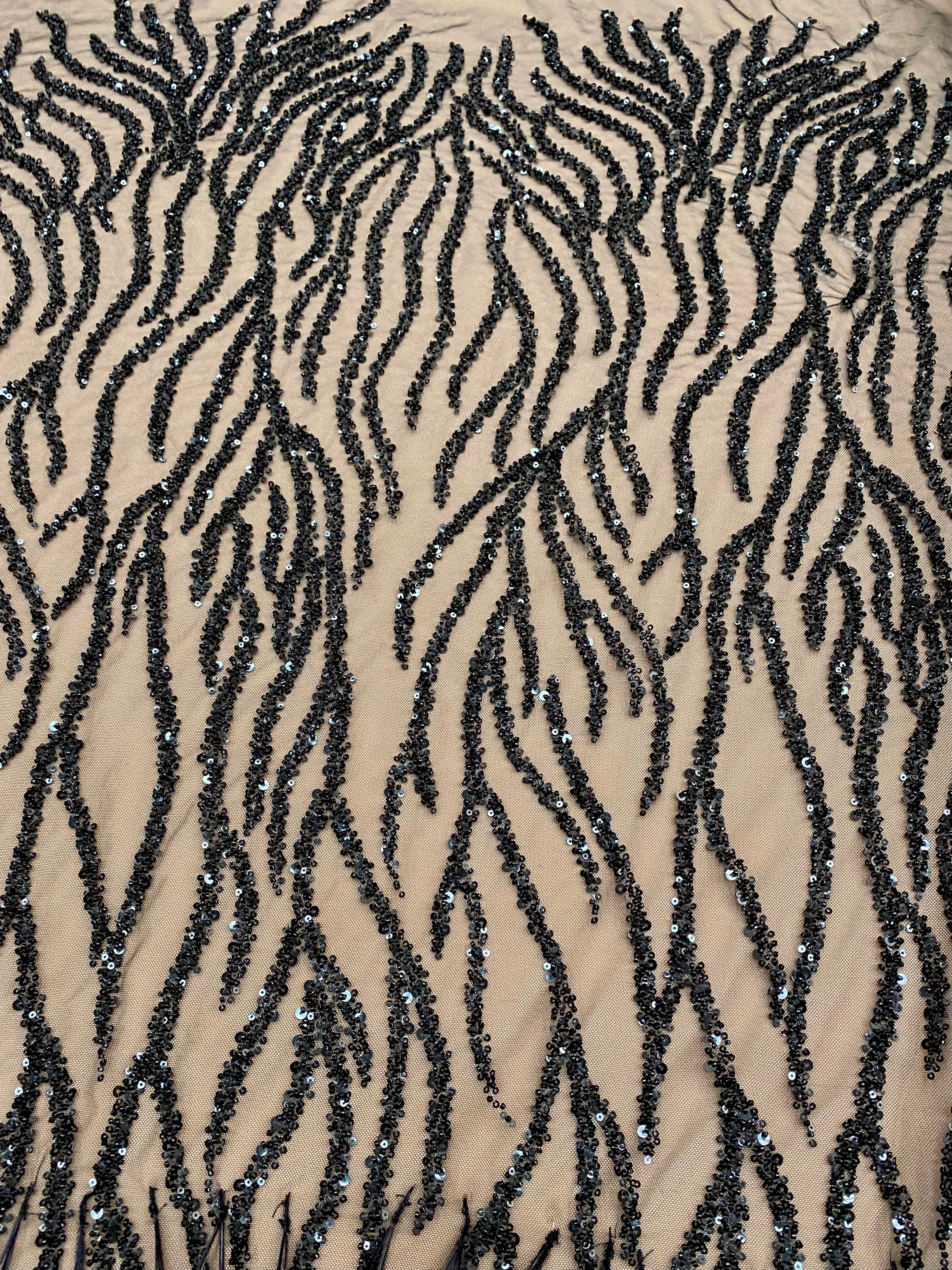 Dantela Couture Neagra cu Pene de Strut, cu Siraguri, cu Margele si Paiete