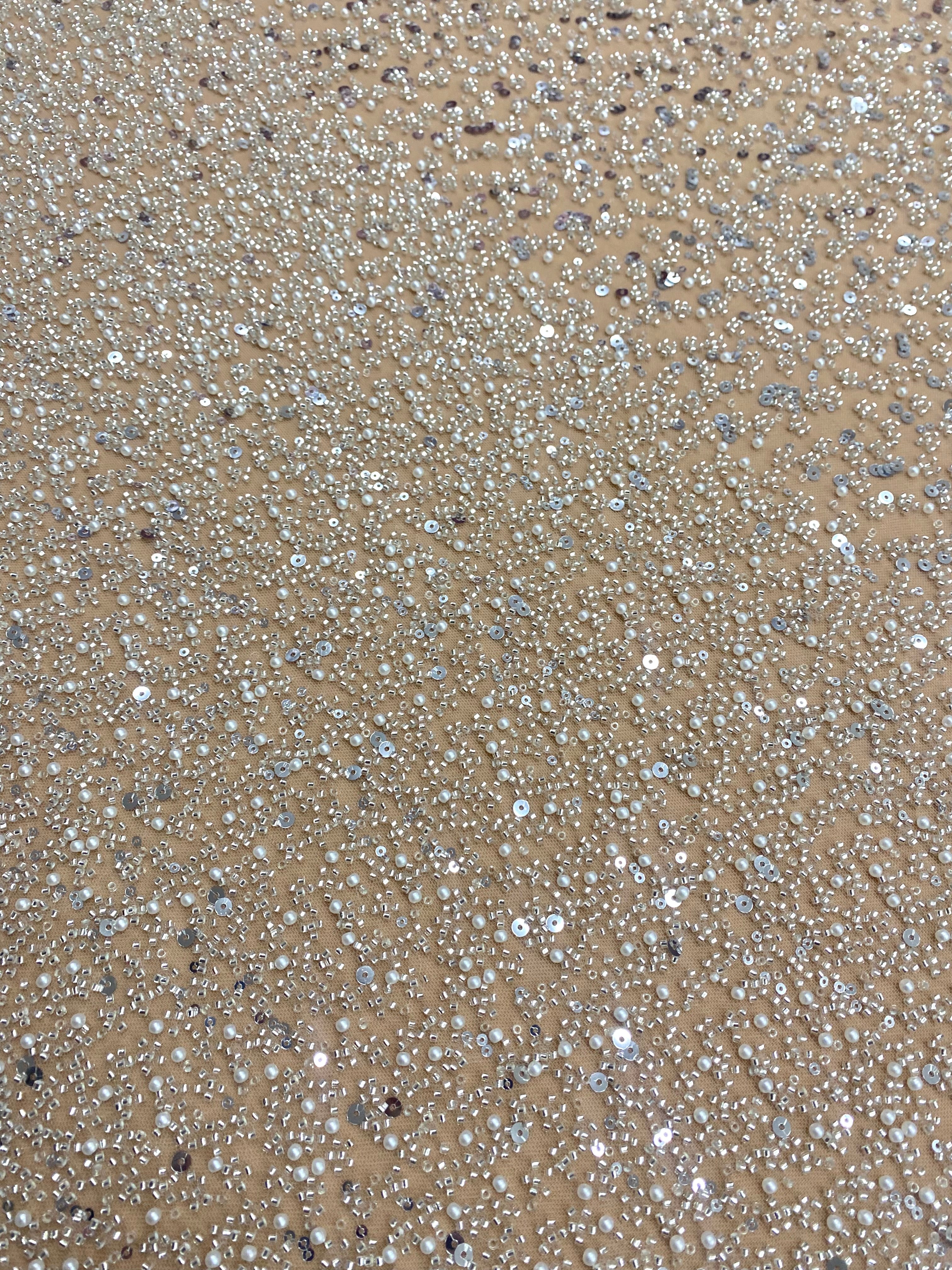 Dantela Couture Argintie pe Tulle Nude in Degrade, cu Perle, Margele si Paiete