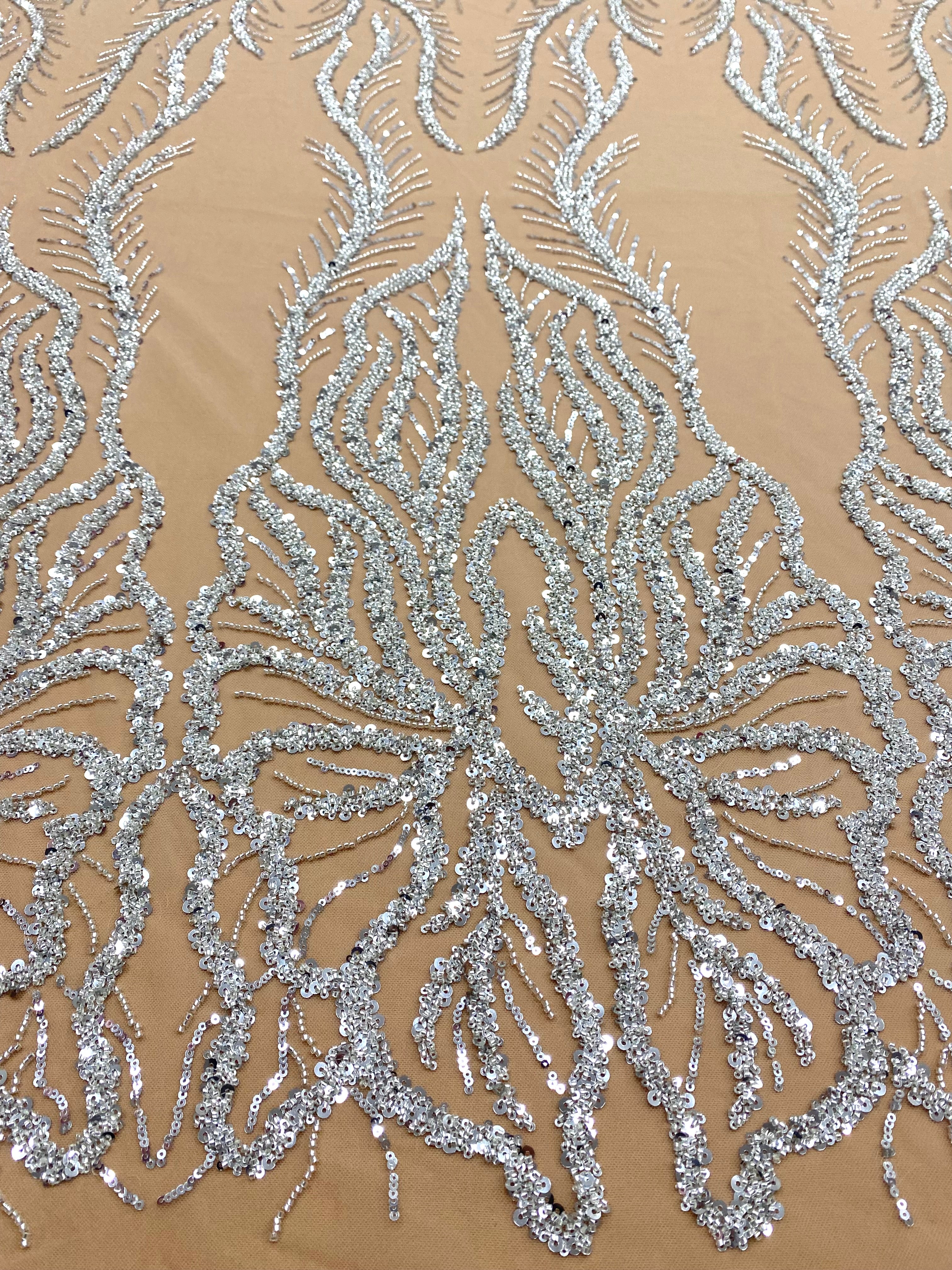 Csipke Couture ezüst tüll nude panellel, gyöngyökkel és flitterekkel