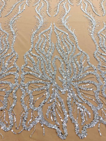 Csipke Couture ezüst tüll nude panellel, gyöngyökkel és flitterekkel