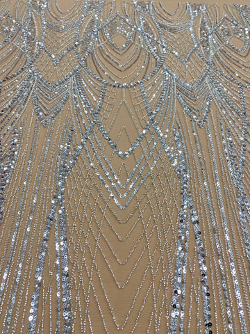 Csipke Couture ezüst tüll nude panellel, gyöngyökkel és flitterekkel