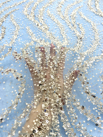 Dantela Couture Argintie pe Tulle Bleu cu Perle, Margele si Paiete