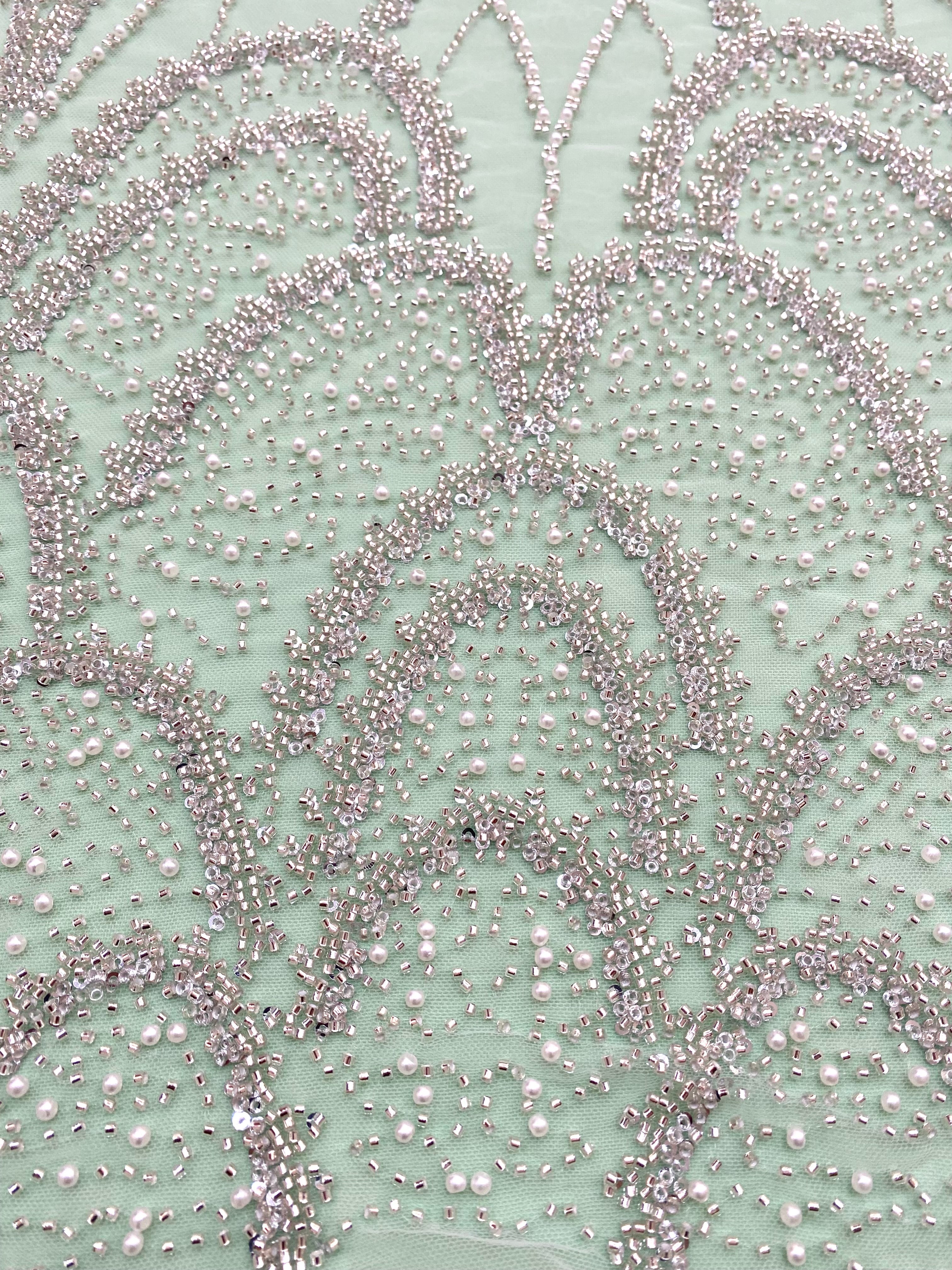 Dantela Couture Argintie pe Tulle Verde Menta cu Model Geometric, cu Perle, Margele si Paiete