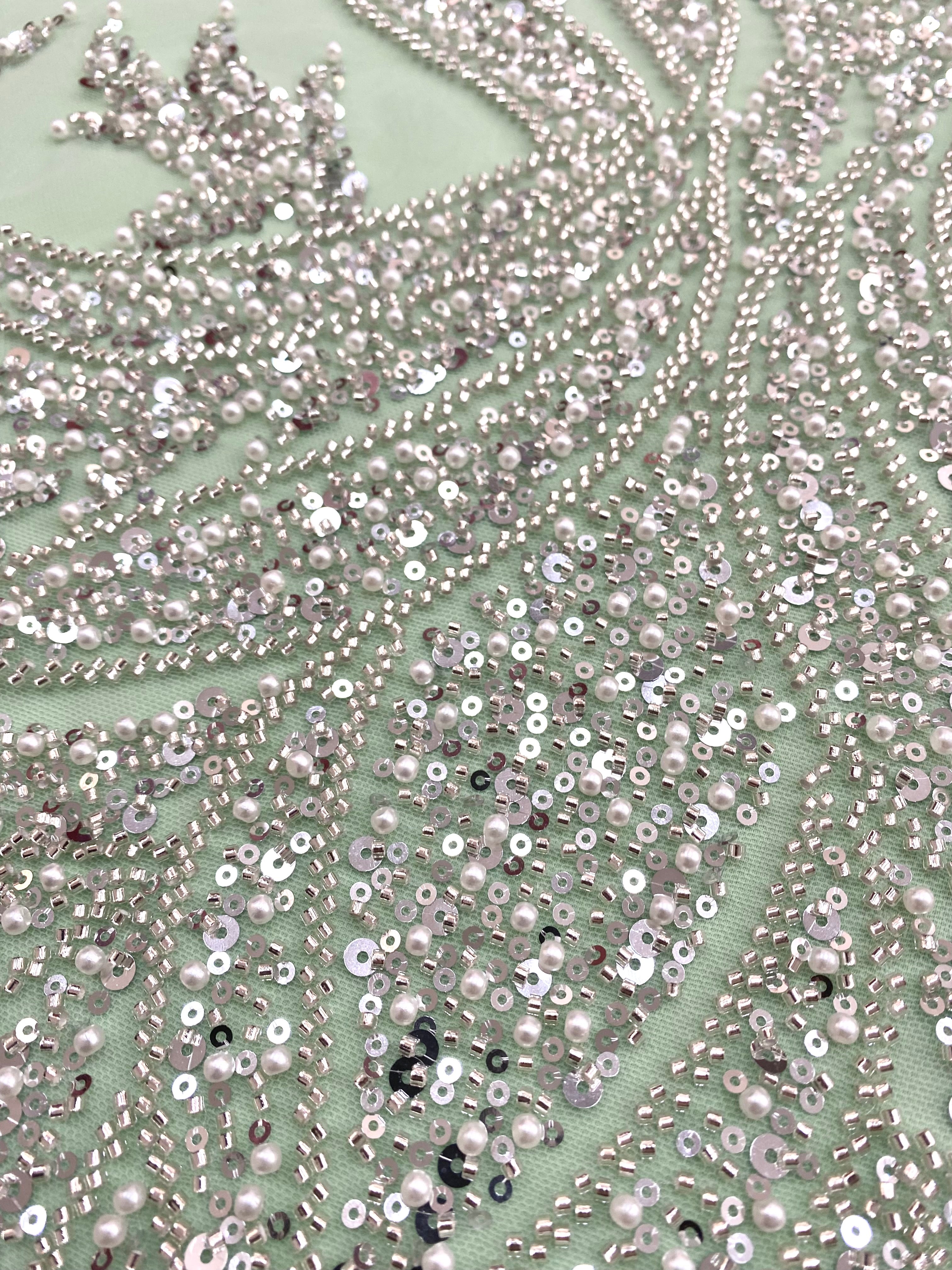Dantela Couture Argintie pe Tulle Verde Menta cu Panou, cu Perle, Margele si Paiete