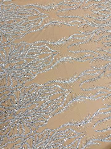 Csipke Couture ezüst tüll nude panellel, gyöngyökkel és flitterekkel