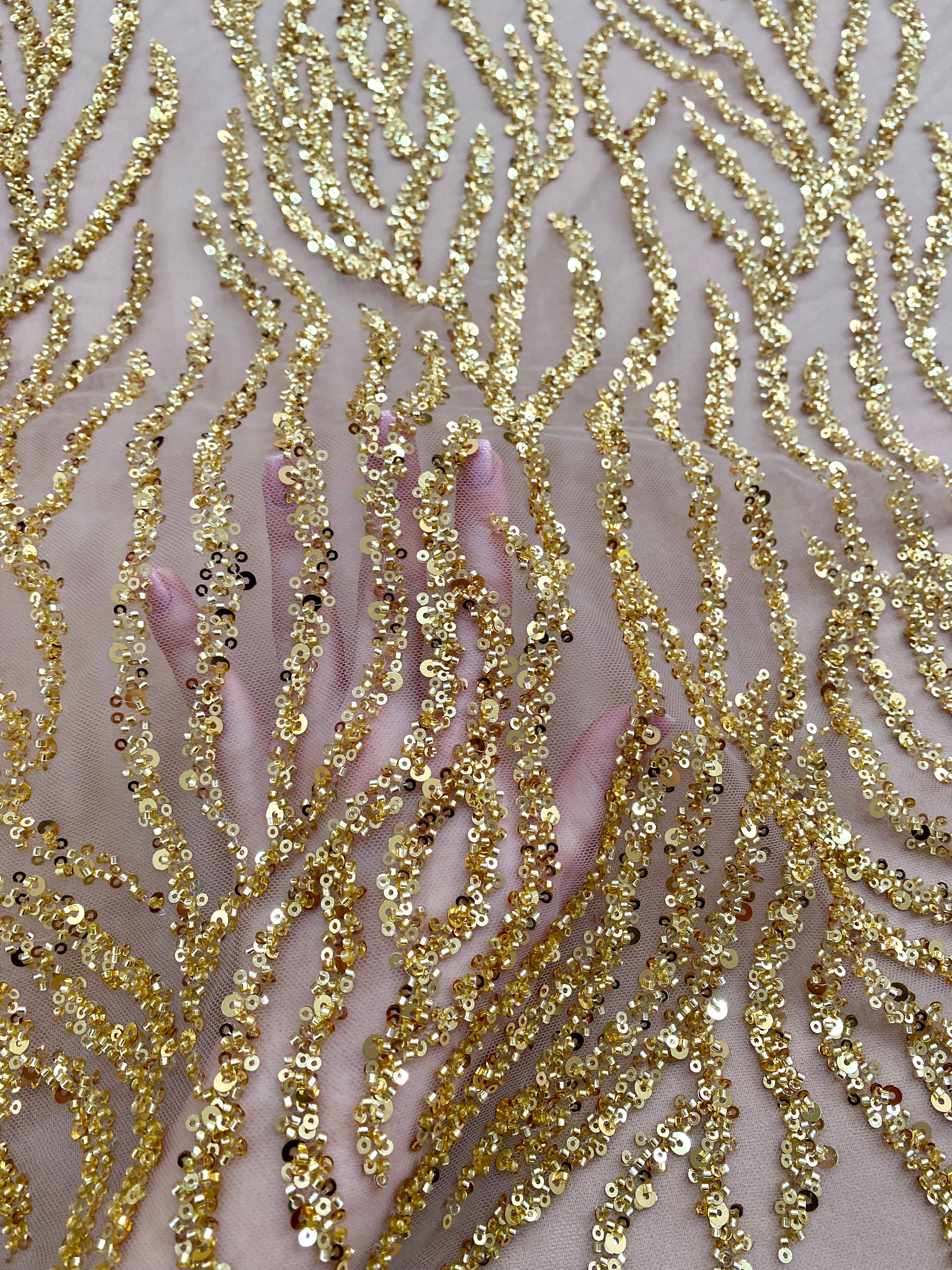 Dantela Couture Aurie cu Siraguri, cu Margele si Paiete