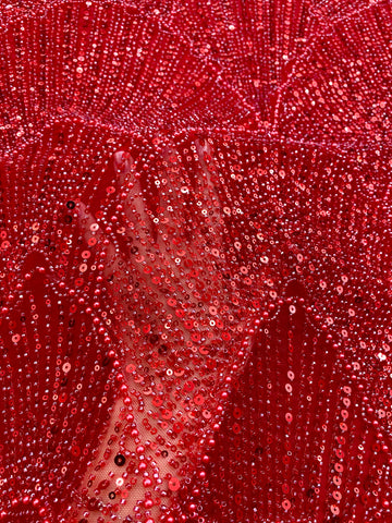 Piros Couture csipke geometriai mintával, gyöngyökkel, gyöngyöcskékkel és flitterekkel