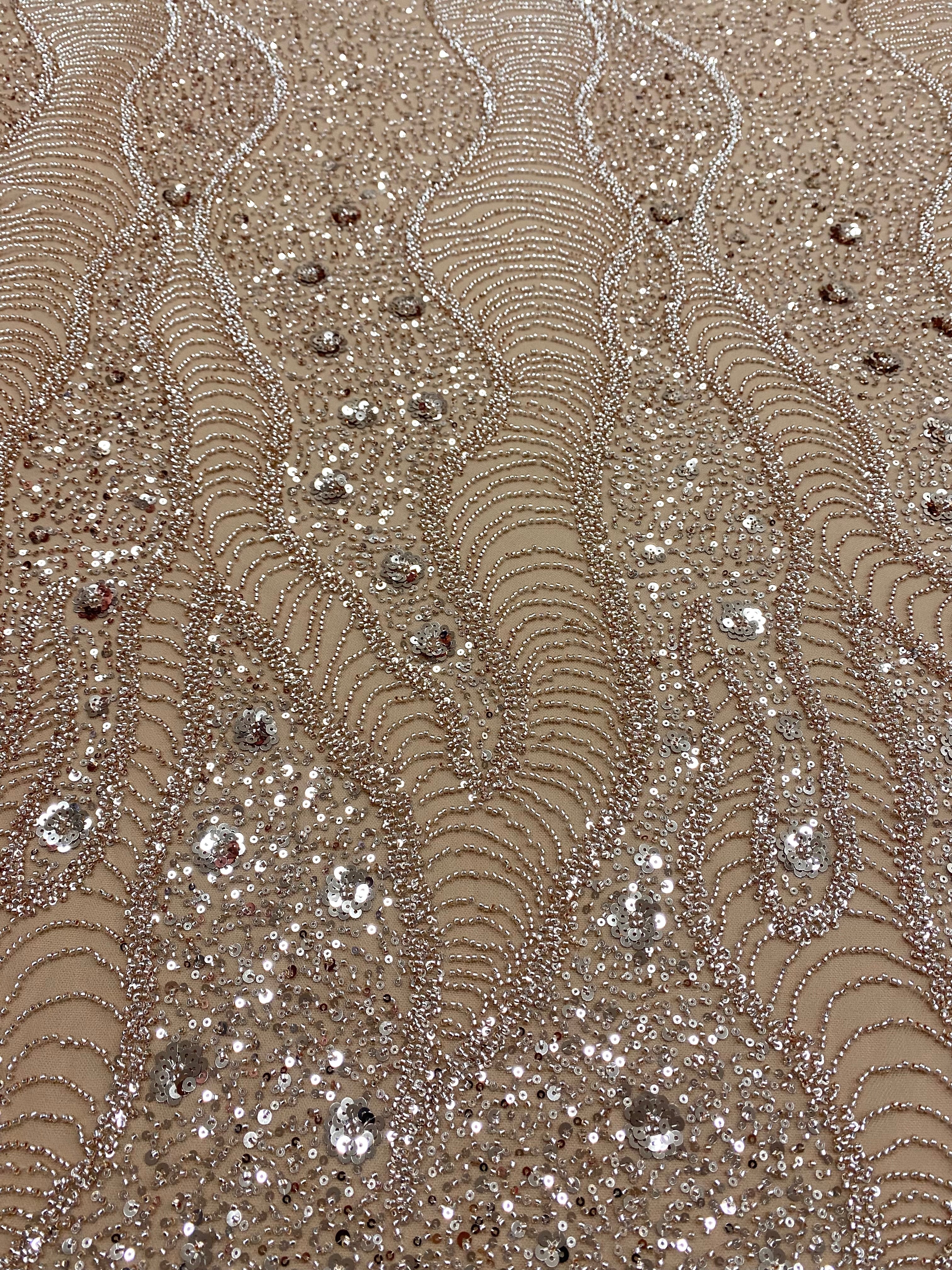 Dantela Couture Arany Rose geometriai mintával és virágokkal, gyöngyökkel és flitterekkel