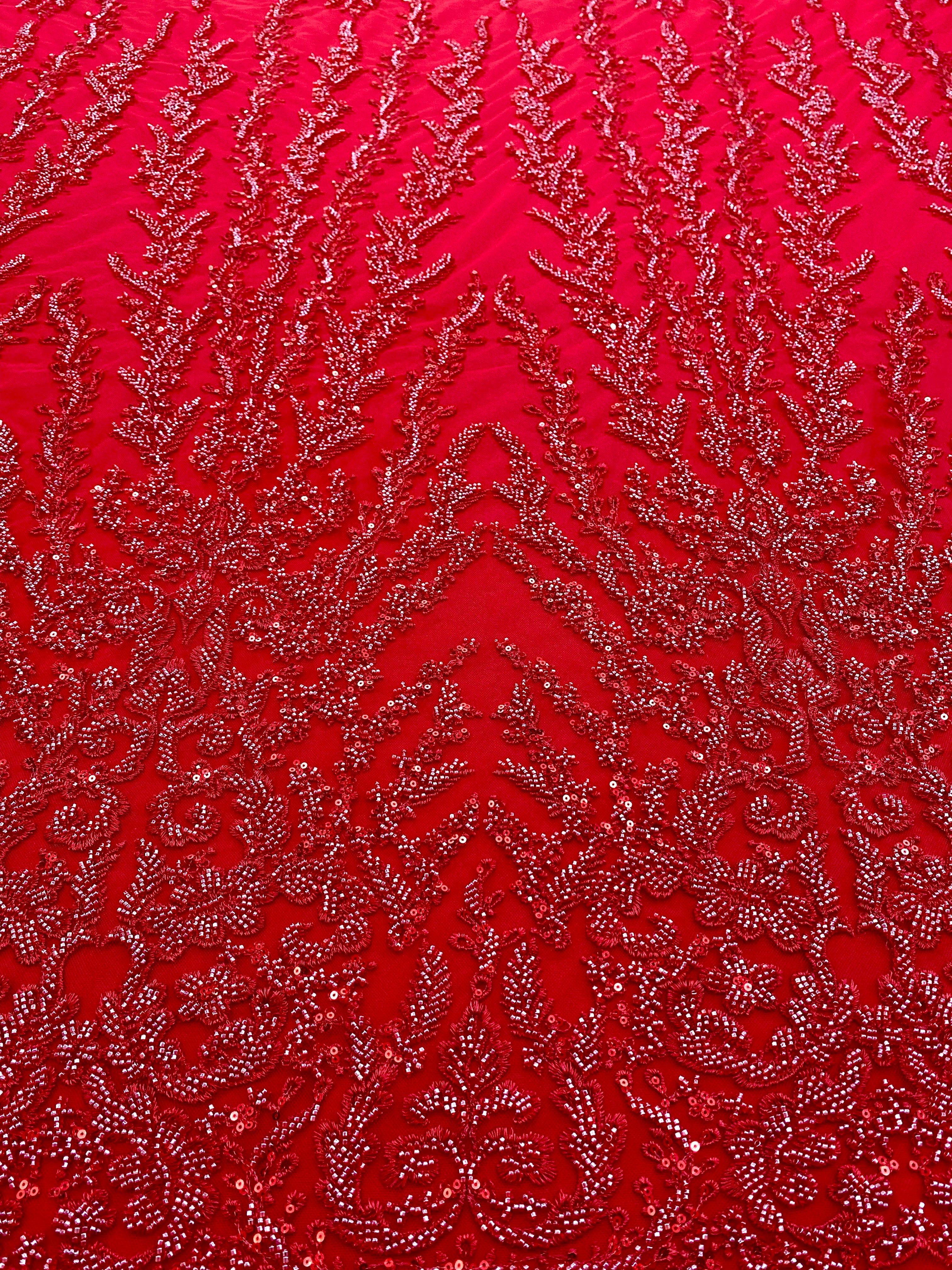 Piros Couture csipke geometriai mintával, gyöngyökkel, gyöngyöcskékkel és flitterekkel