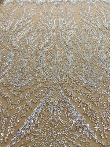 Dantela Couture Argintie pe Tulle Nude cu Model Geometric, cu Perle, Margele si Paiete