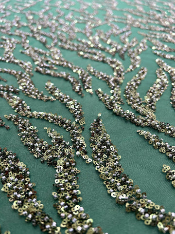 Dantela Couture Verde Smarald cu Siraguri, Margele si Paiete