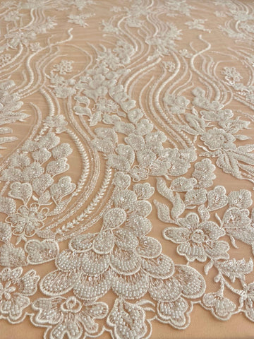 Dantela cu Model Floral, cu Perle si Paiete