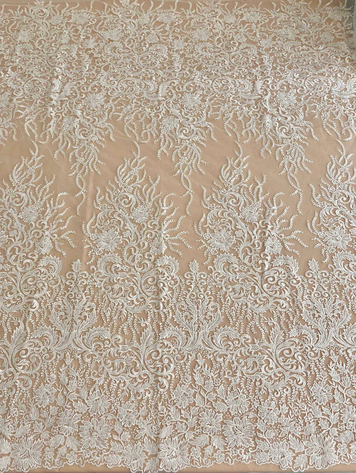 Dantela cu Model Floral, cu Margele si Paiete