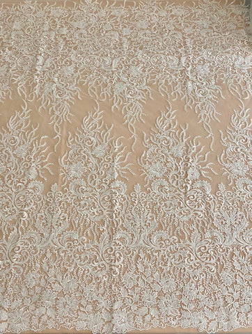 Dantela cu Model Floral, cu Margele si Paiete