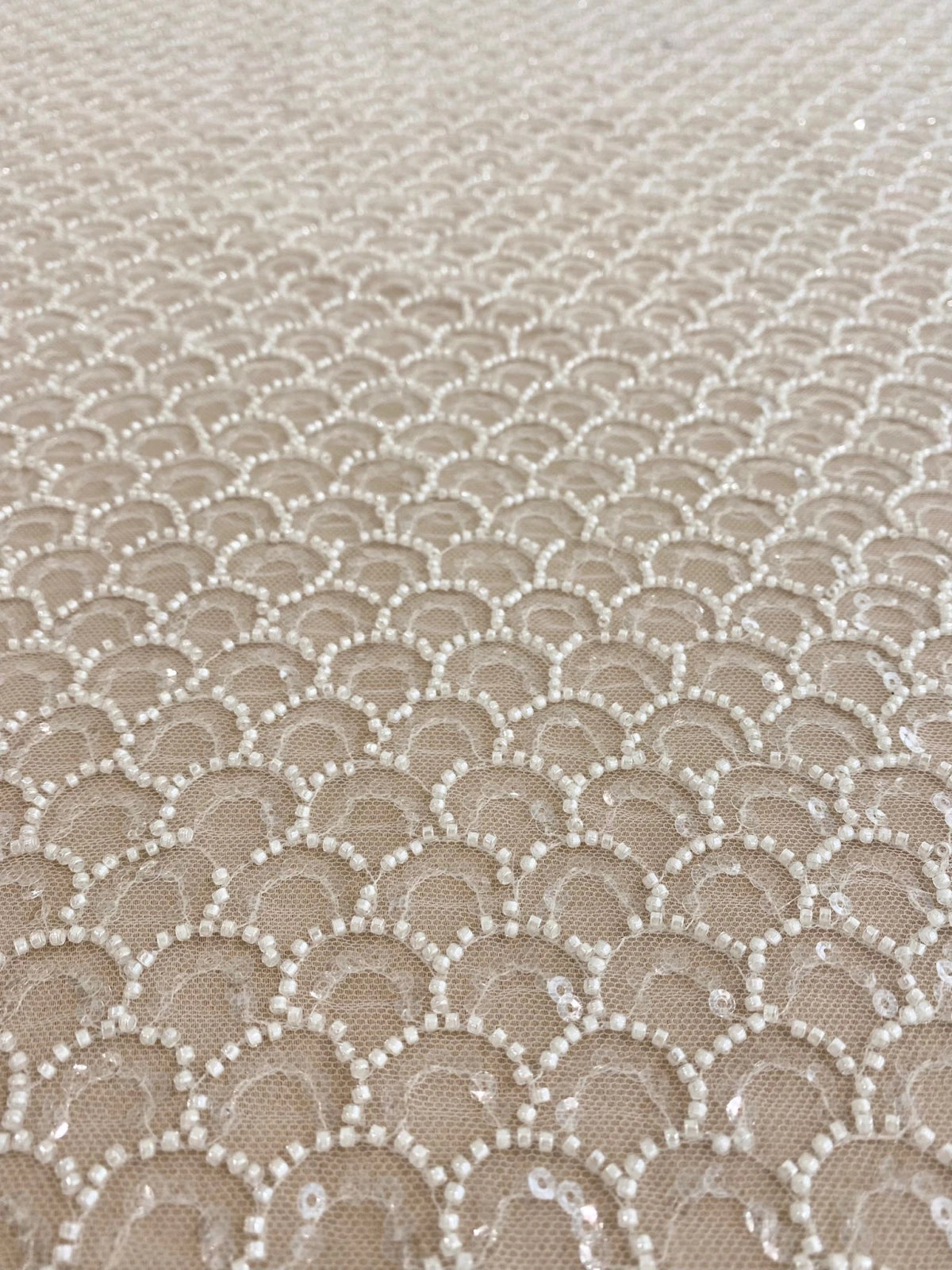 Dantela Ivory cu Model Geometric, cu Perle si Paiete