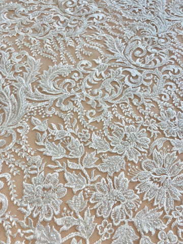 Dantela cu Model Floral, cu Margele si Paiete