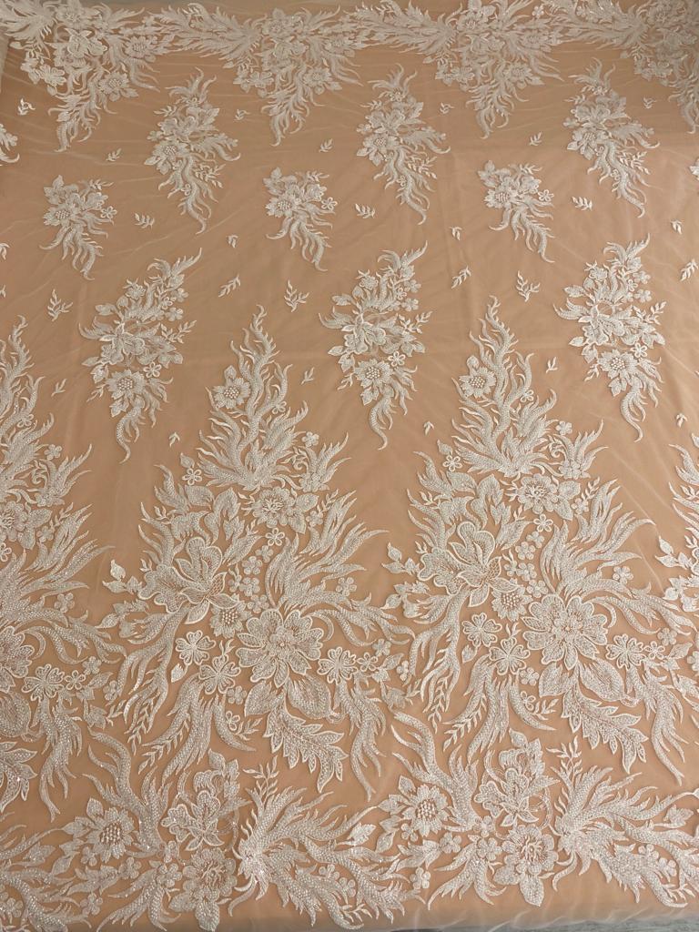 Dantela Couture Ivory virágmintás, gyöngyökkel és flitterekkel