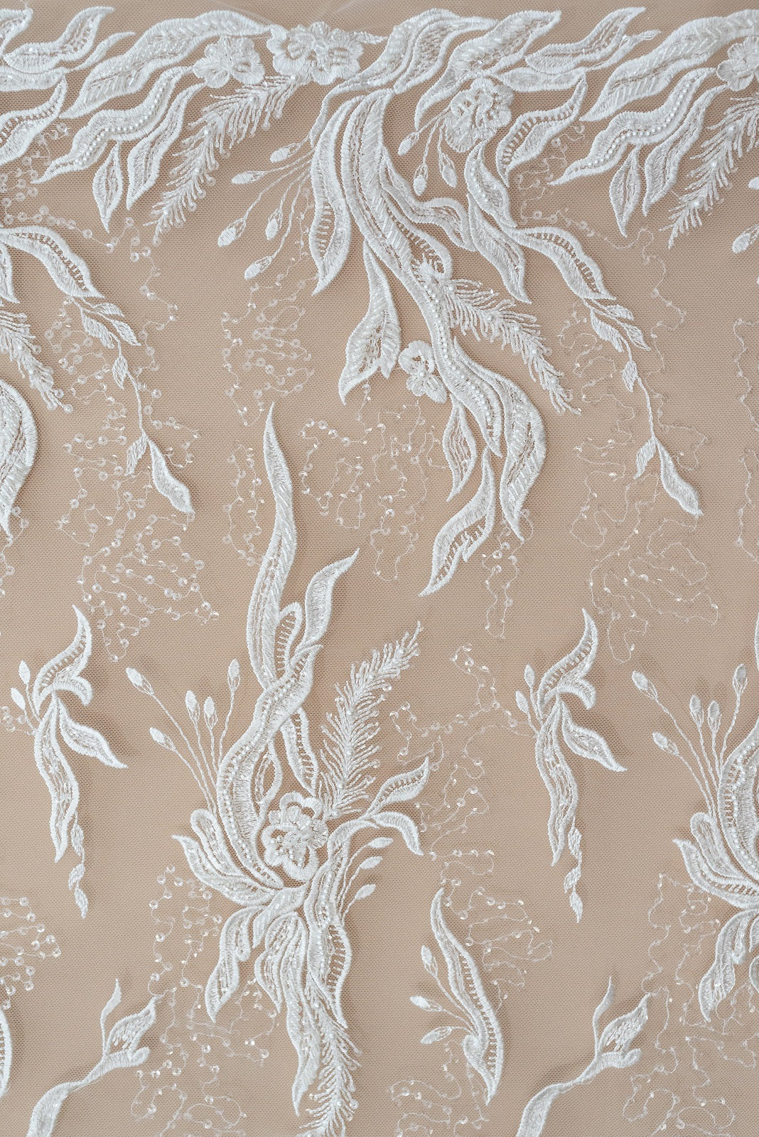 Dantela Couture Ivory cu Model Floral Liniar, cu Cristale, Perle si Paiete