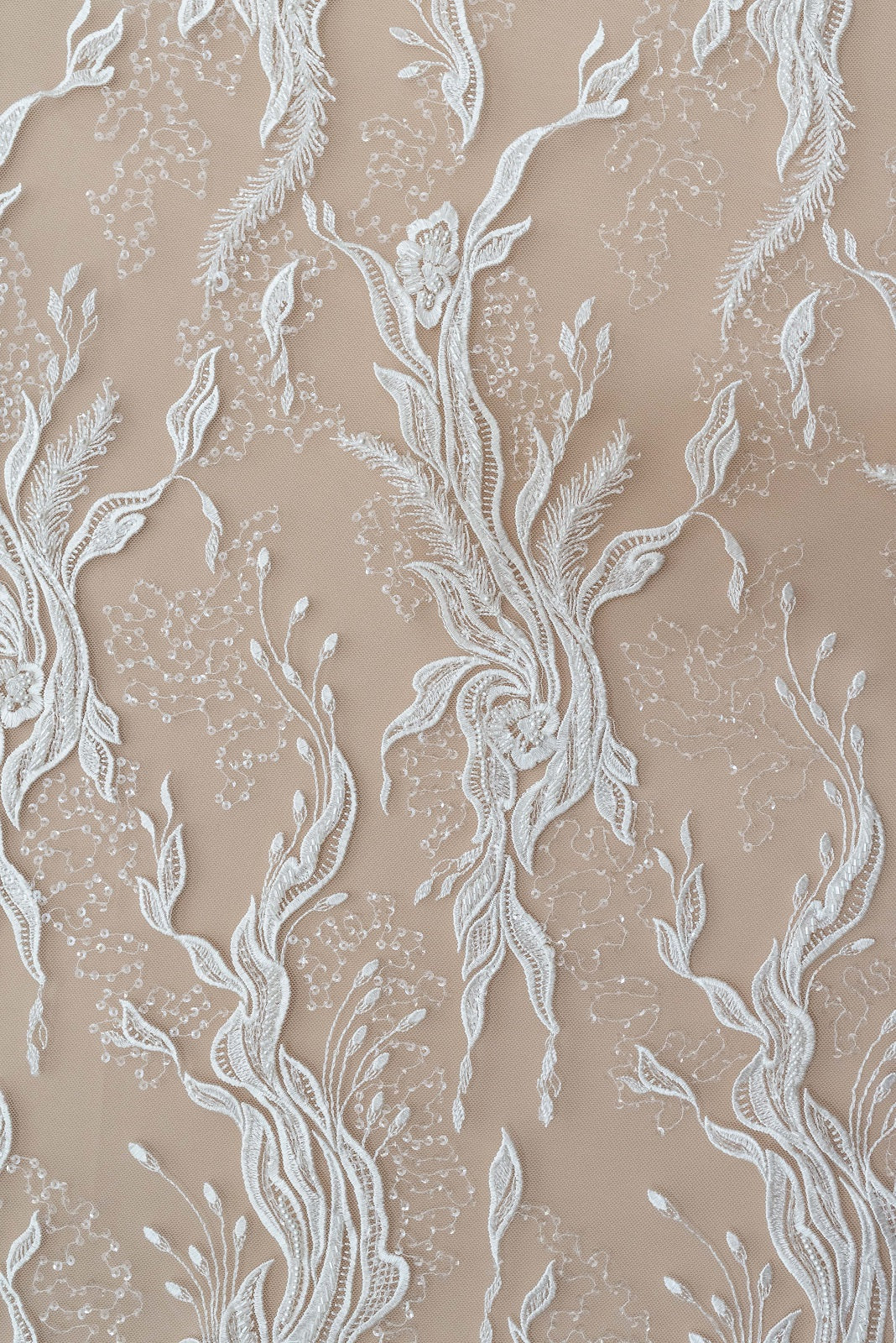Dantela Couture Ivory cu Model Floral Liniar, cu Cristale, Perle si Paiete