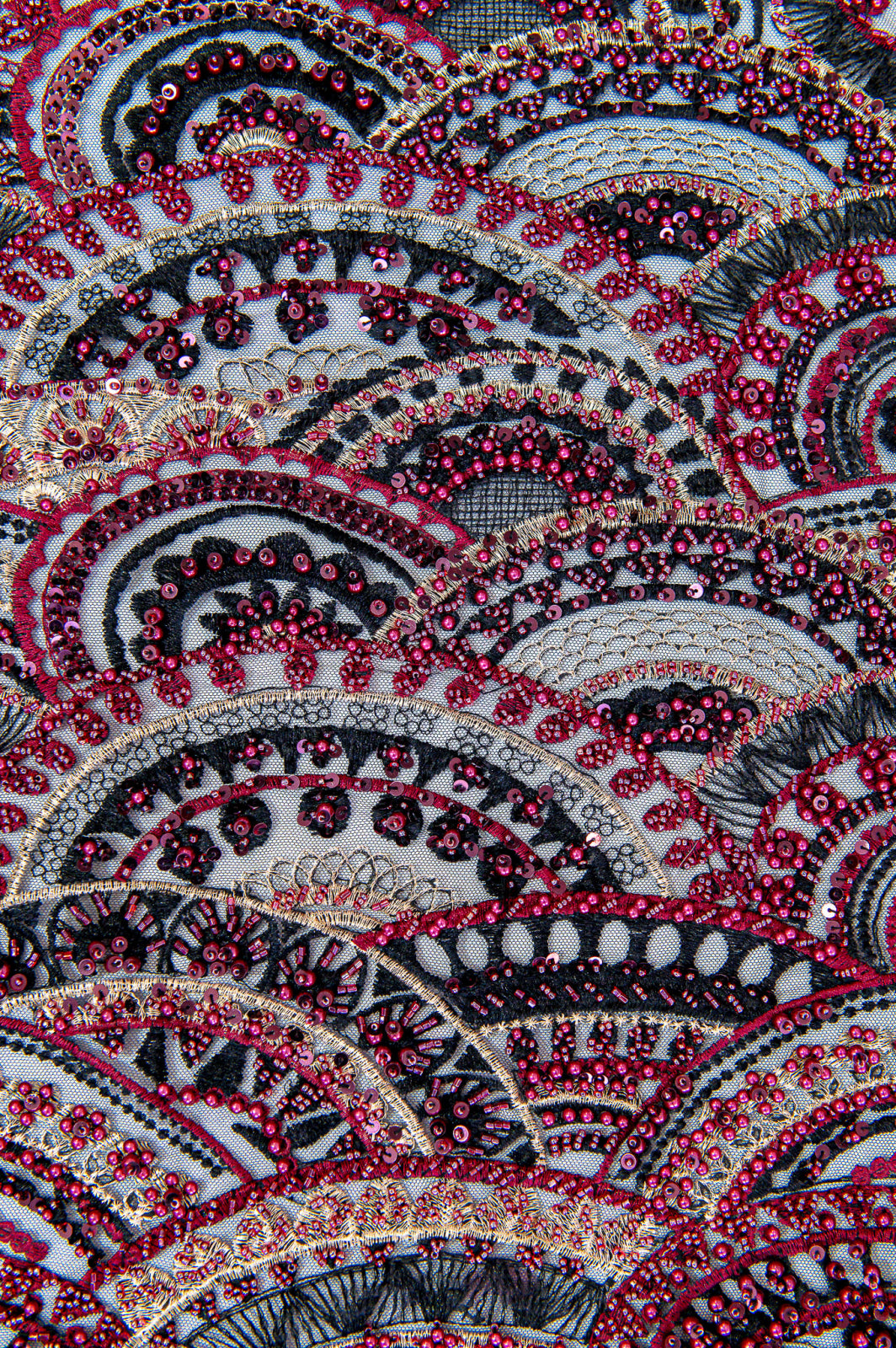 Dantela Neagra cu Model Geometric, cu Perle, Paiete si Margele