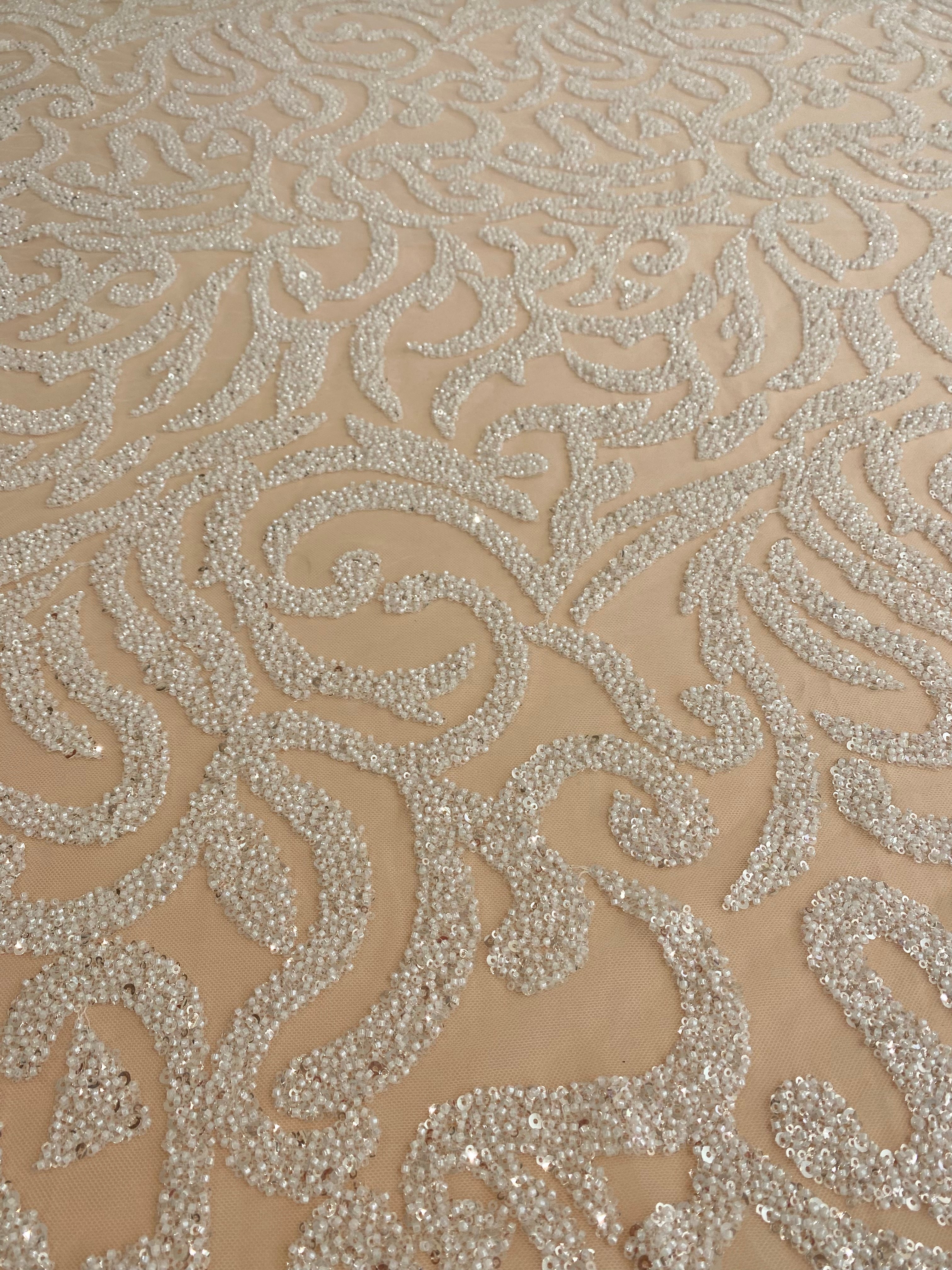 Dantela Couture Ivory geometriai mintával, gyöngyökkel és flitterekkel