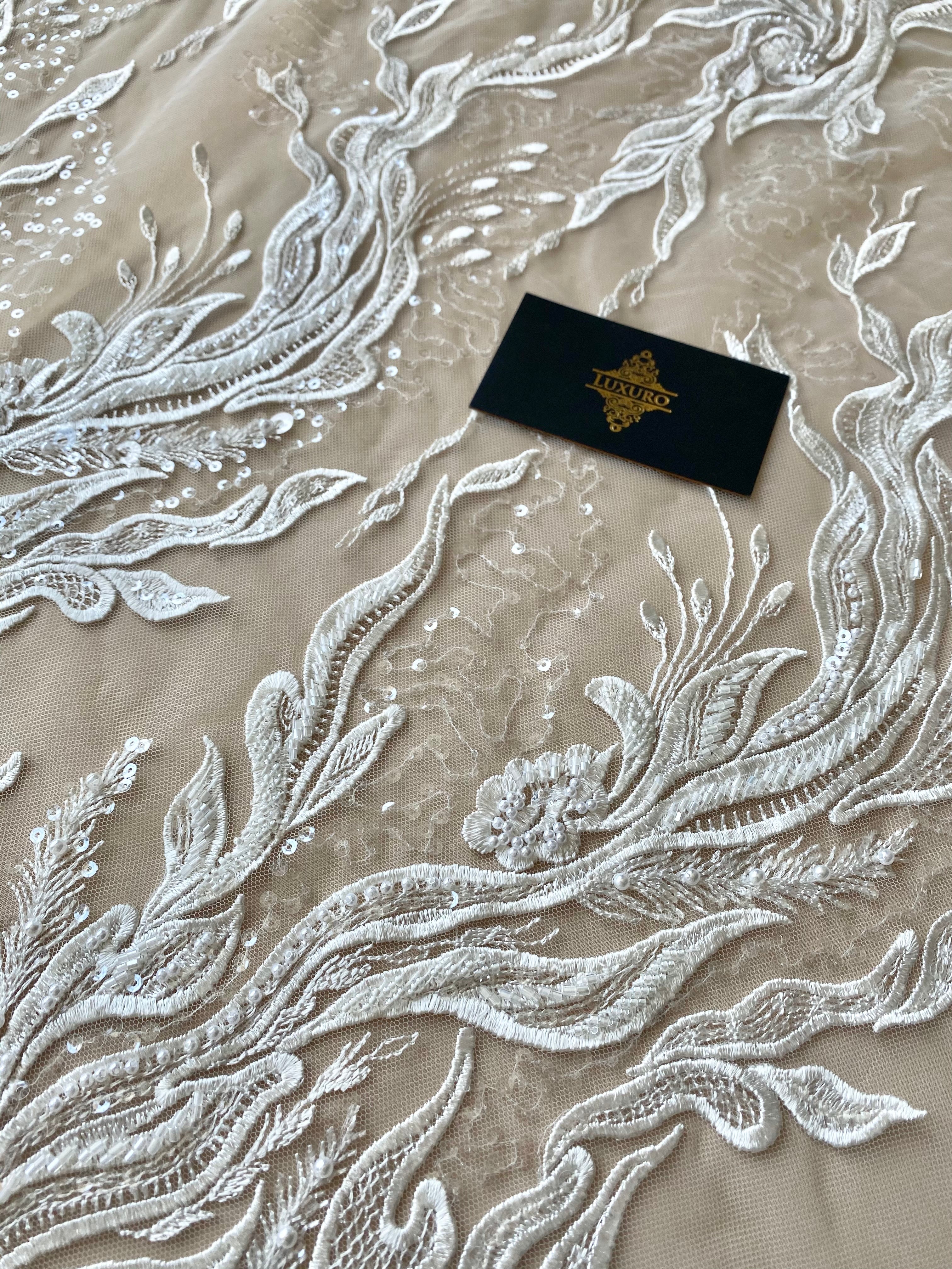Dantela Couture Ivory cu Model Floral Liniar, cu Cristale, Perle si Paiete