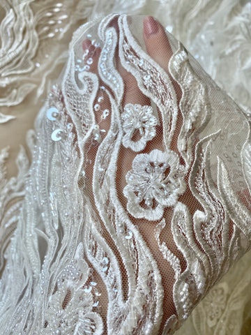 Dantela Couture Ivory cu Model Floral Liniar, cu Cristale, Perle si Paiete