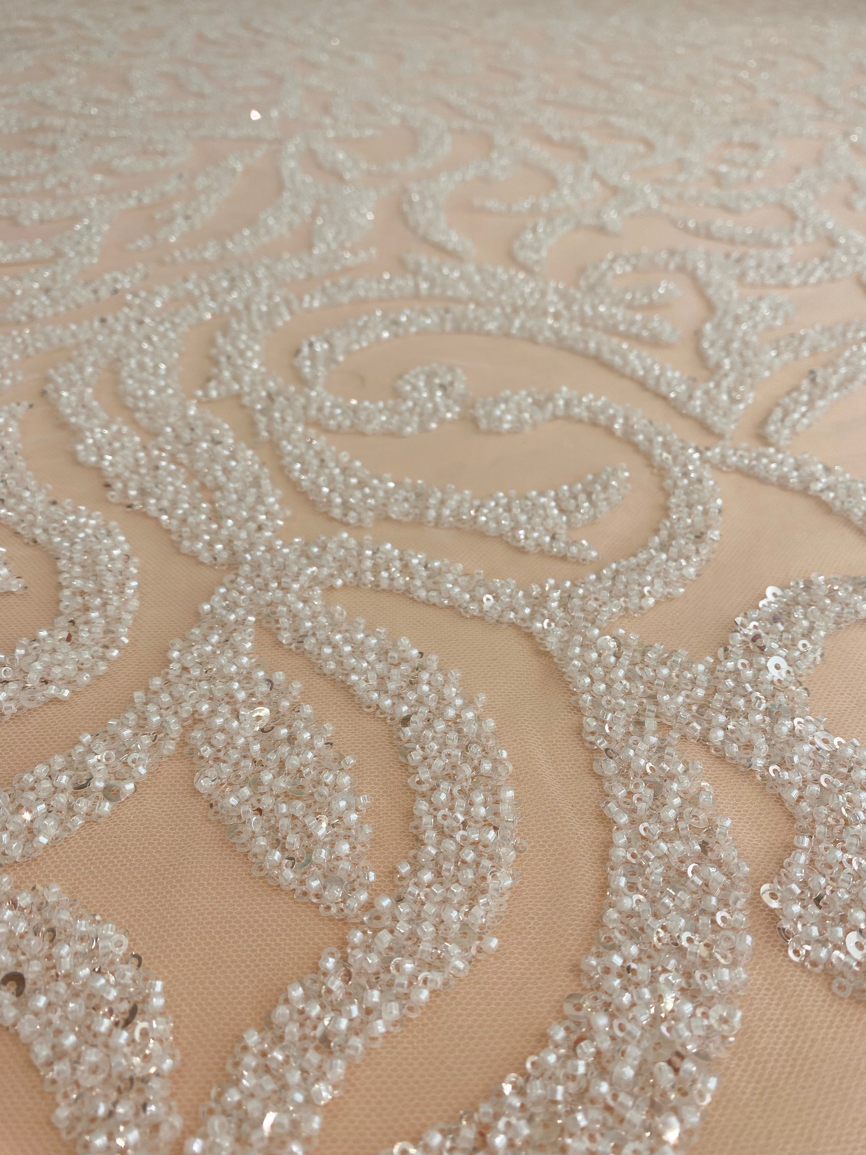 Dantela Couture Ivory geometriai mintával, gyöngyökkel és flitterekkel