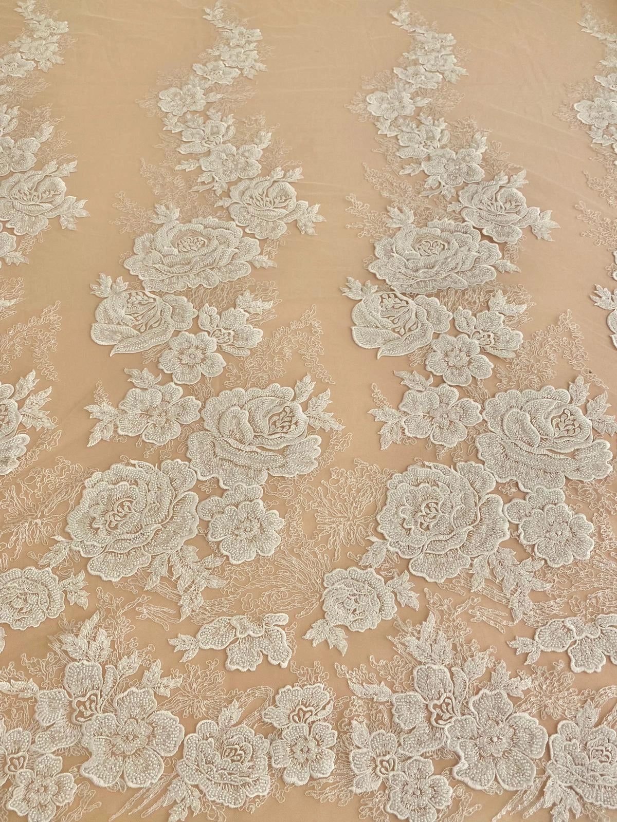 Dantela Couture Ivory virágmintás, gyöngyökkel és flitterekkel