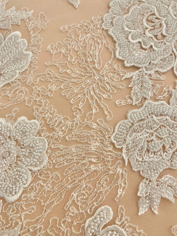 Dantela Couture Ivory virágmintás, gyöngyökkel és flitterekkel