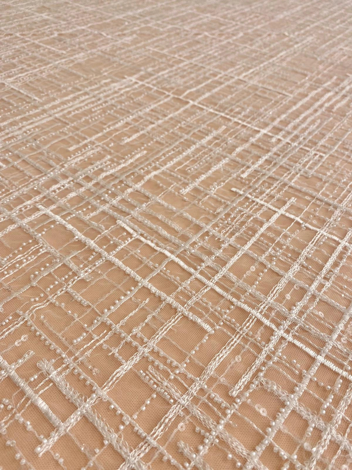 Dantela cu Model Geometric, cu Perle si Paiete