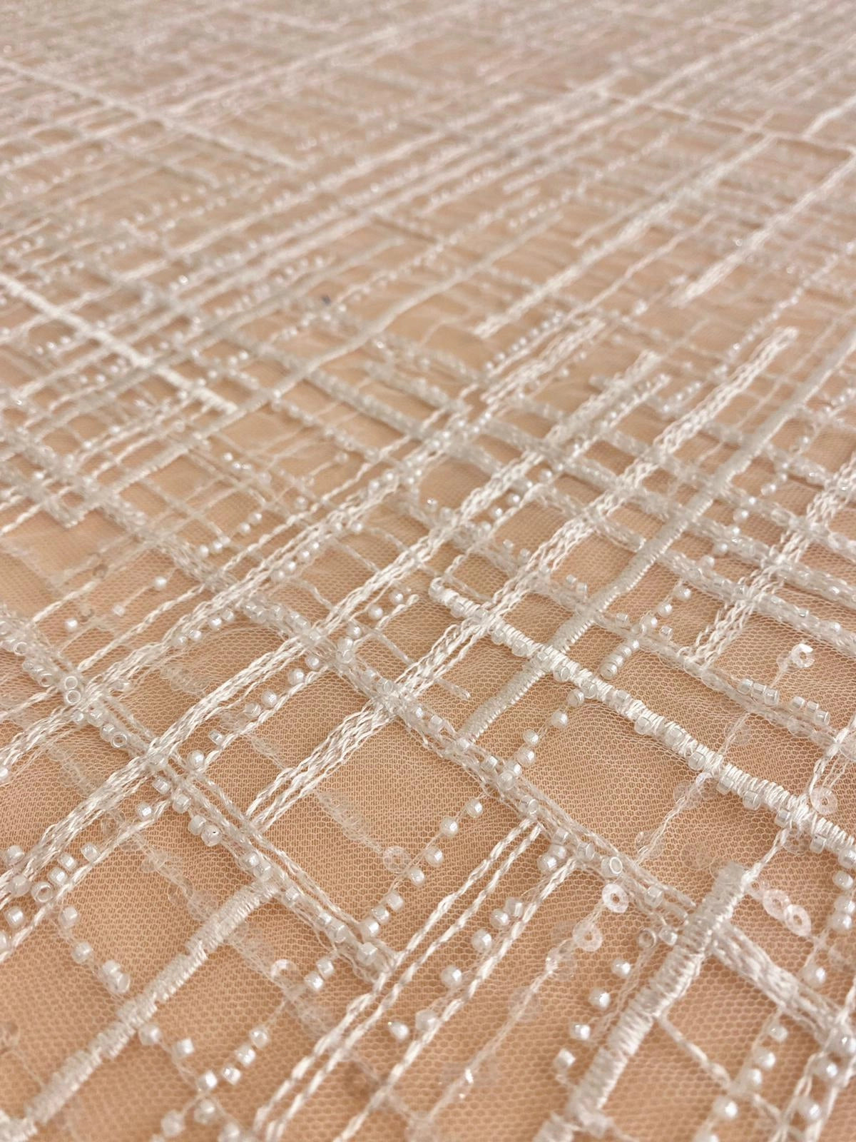 Dantela cu Model Geometric, cu Perle si Paiete