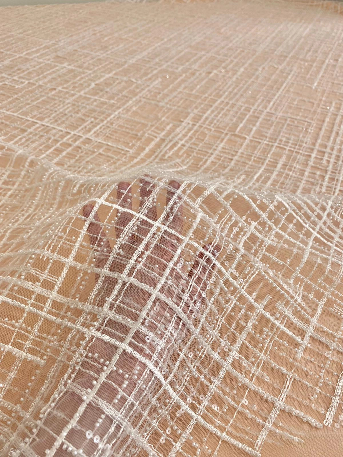 Dantela cu Model Geometric, cu Perle si Paiete